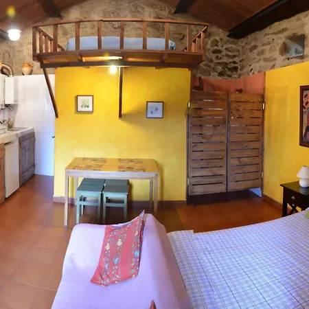 Caserio Da Castineira *