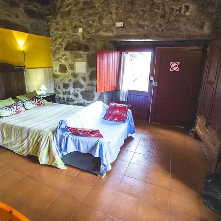 Caserio Da Castineira * Sas do Monte