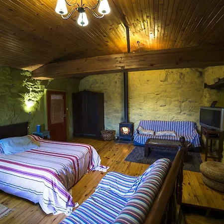 Caserio Da Castineira Lantställe Sas do Monte