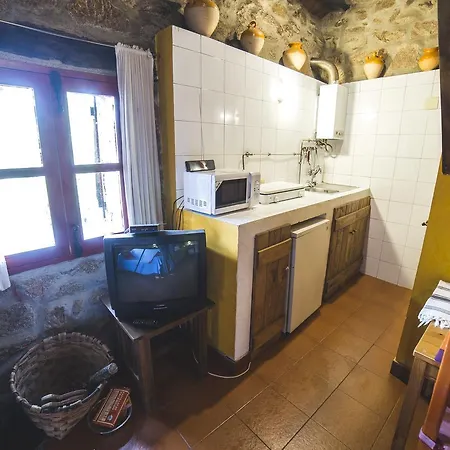 Caserio Da Castineira * Sas do Monte