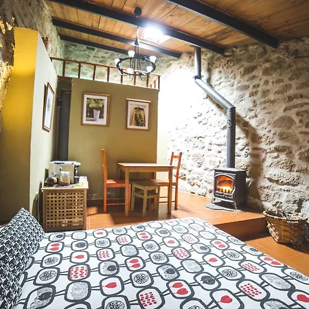 Caserio Da Castineira * Sas do Monte