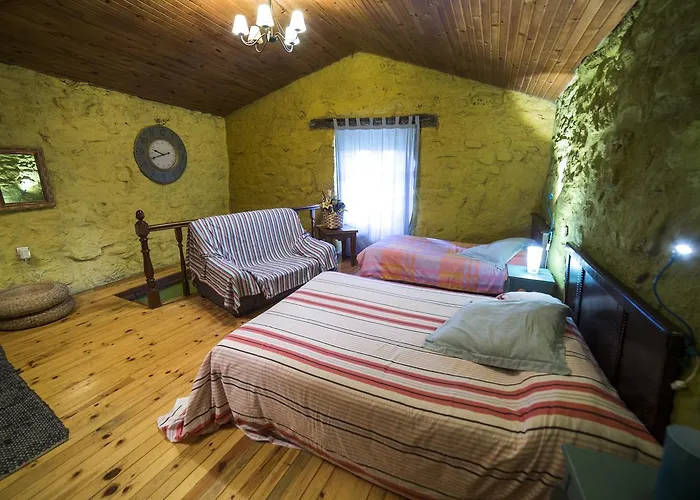 Caserio Da Castineira *